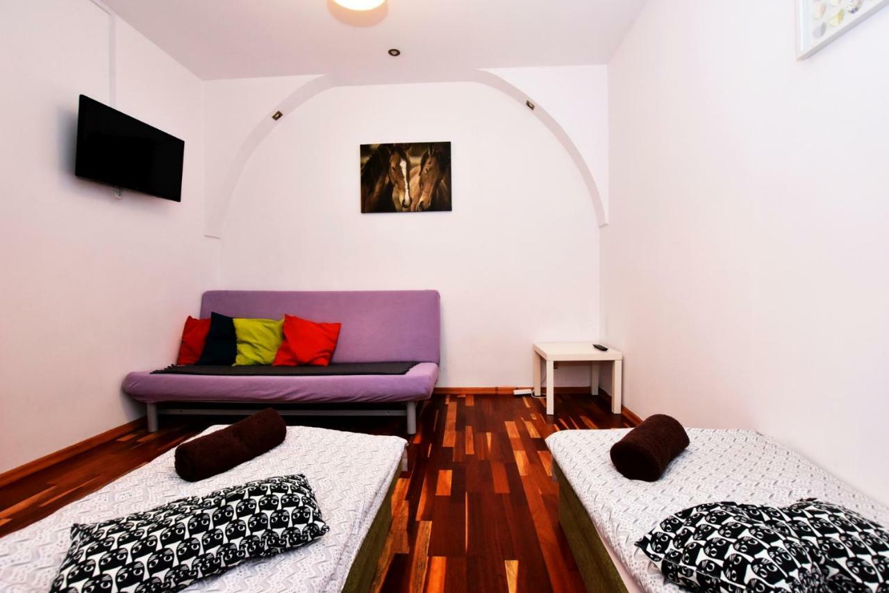 City Central Hostel Swidnicka Wroclaw Bagian luar foto