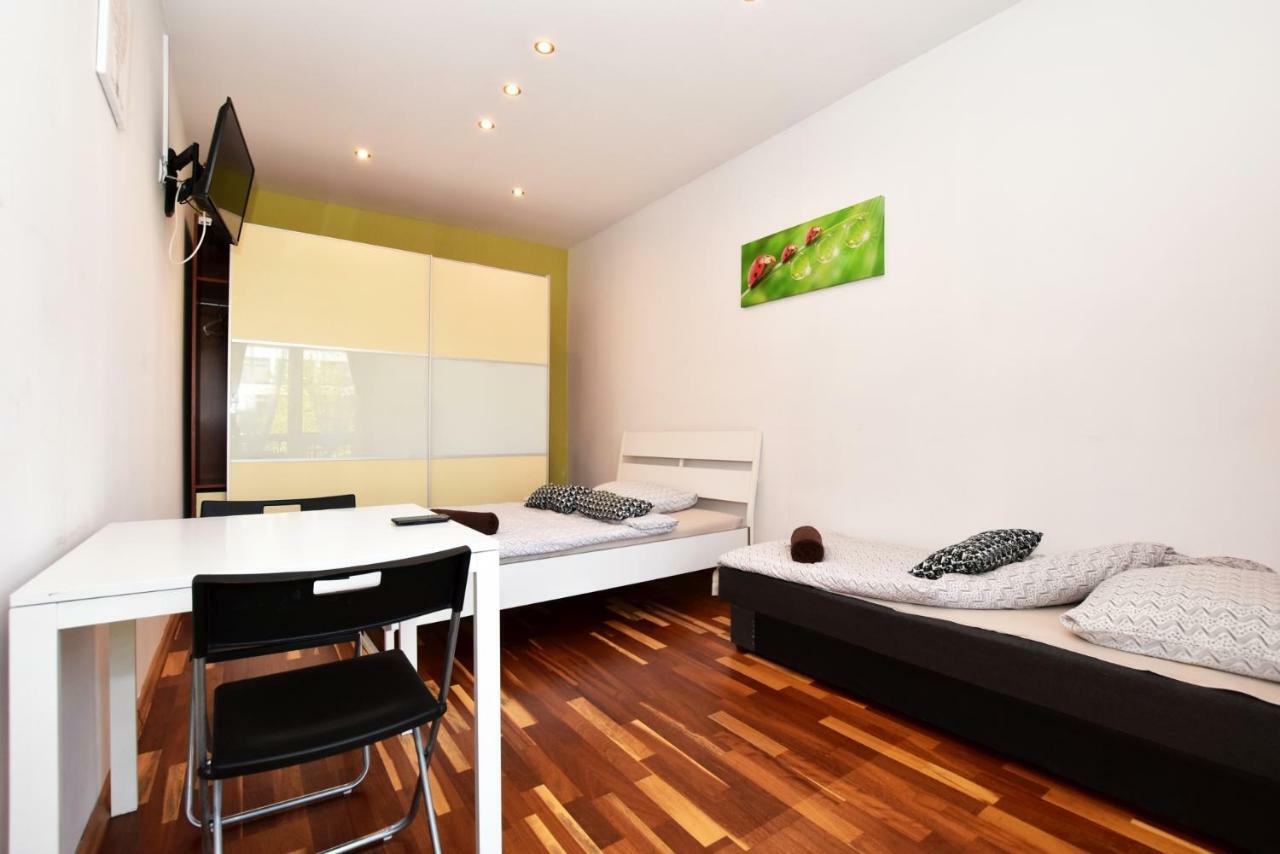City Central Hostel Swidnicka Wroclaw Bagian luar foto