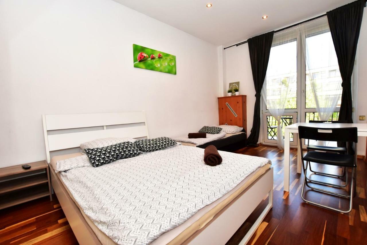 City Central Hostel Swidnicka Wroclaw Bagian luar foto