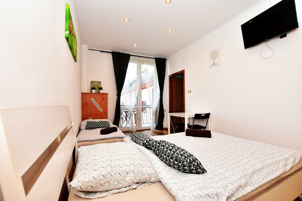 City Central Hostel Swidnicka Wroclaw Bagian luar foto